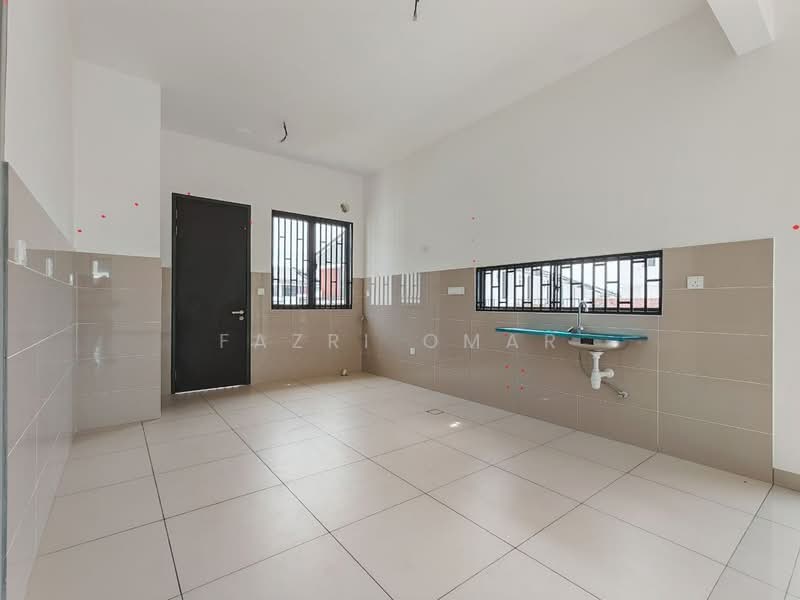 2-storey Terraced House for Sale in Elmina (Shah Alam) - Fazri Omar - Kitchen - PropertyGuru.com.my