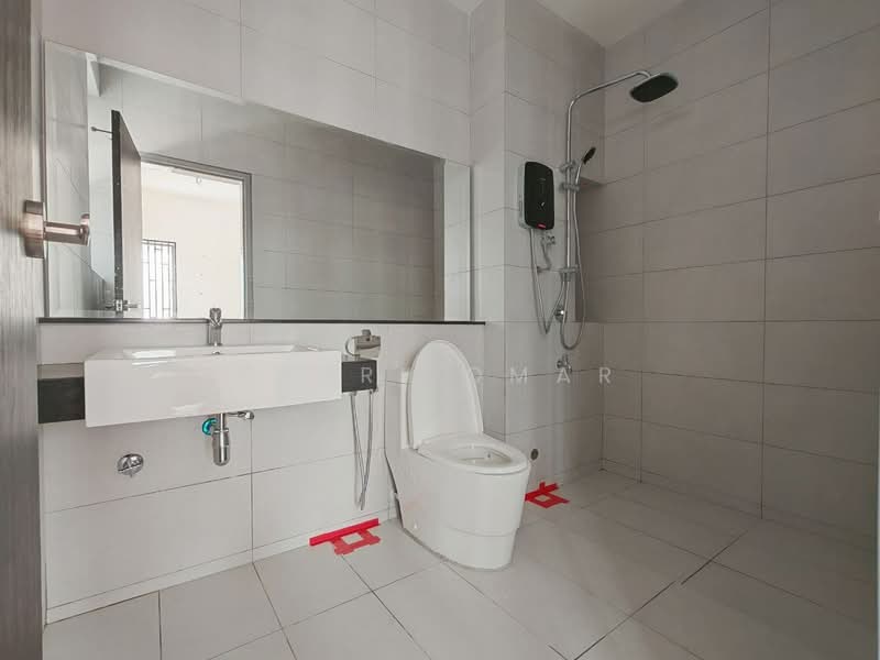 2-storey Terraced House for Sale in Elmina (Shah Alam) - Fazri Omar - Bathroom - PropertyGuru.com.my