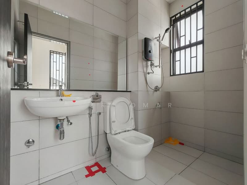 2-storey Terraced House for Sale in Elmina (Shah Alam) - Fazri Omar - Bathroom - PropertyGuru.com.my