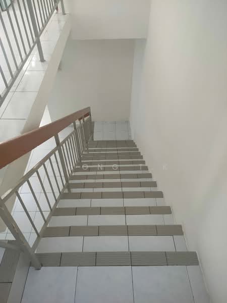 2-storey Terraced House for Sale in Bandar Bukit Tinggi (Klang) - Khong T.K - Staircase - PropertyGuru.com.my