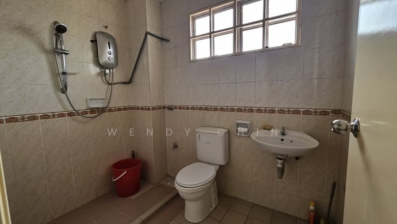 Rumah Teres 2-Tingkat untuk Disewa di TAMAN PUCHONG UTAMA (Puchong) - Wendy Chin - Bathroom - PropertyGuru.com.my
