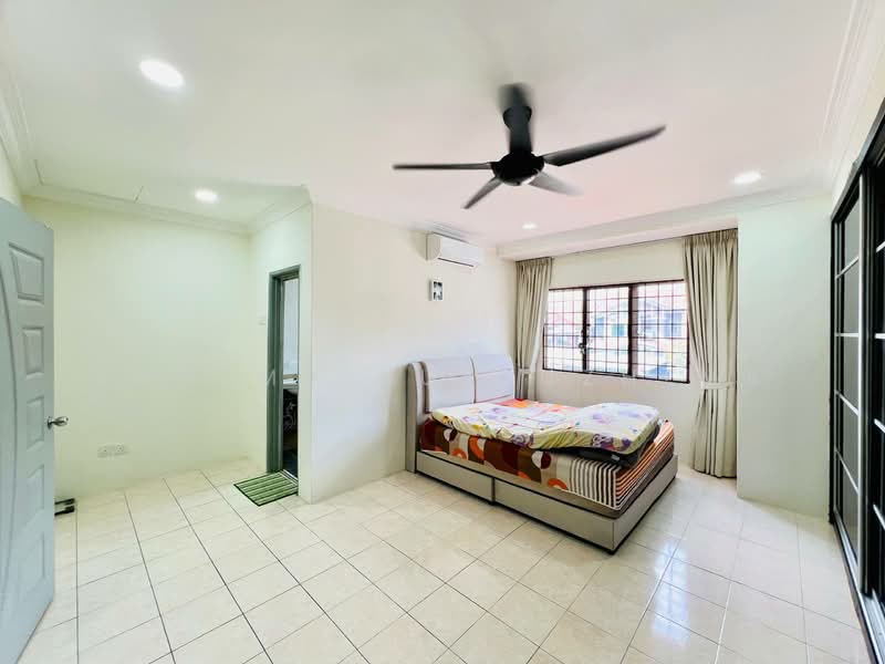 Taman Universiti untuk Untuk Dijual - RM 565,000, Apr 2026 - Bedroom - PropertyGuru.com.my