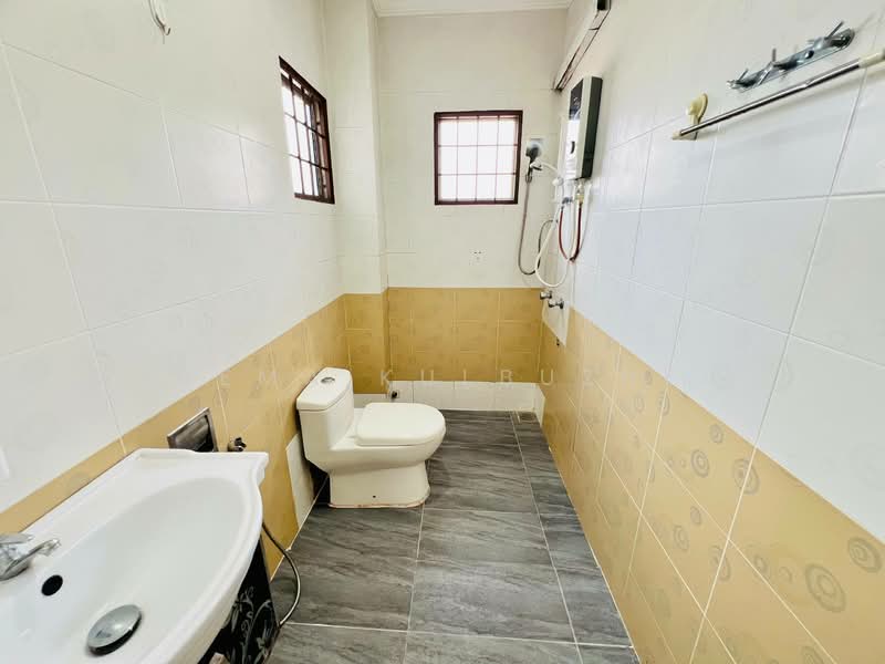 Taman Universiti untuk Untuk Dijual - RM 565,000, Apr 2026 - Bathroom - PropertyGuru.com.my