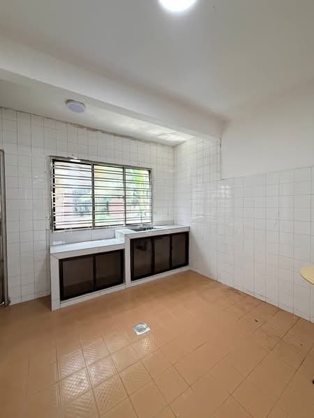 2-storey Terraced House for Sale in Taman Johor Jaya (Johor Bahru) - Marcus Tey - Kitchen - PropertyGuru.com.my