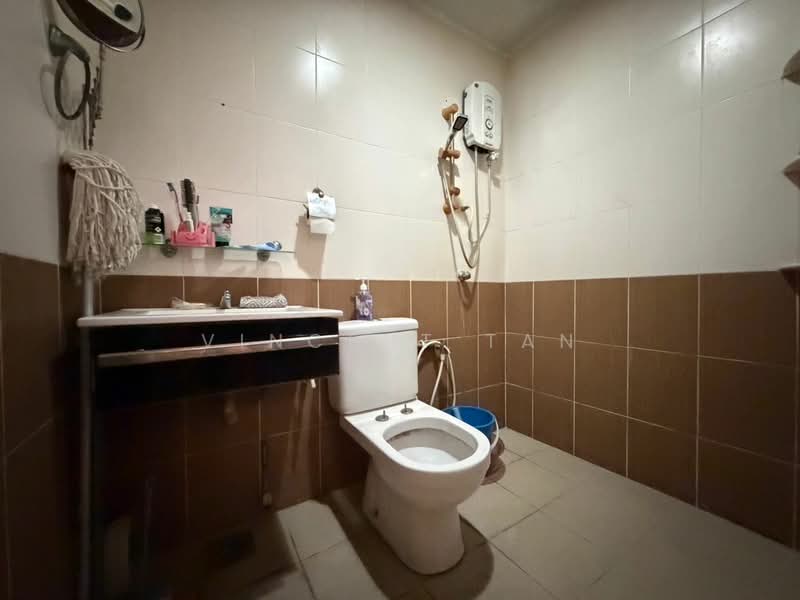 Terraced House for Sale in Rawang (Selangor) - Vincent Tan - Bathroom - PropertyGuru.com.my
