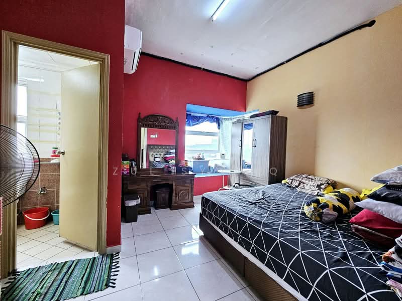 Desa Impiana untuk Untuk Dijual - RM 380,000, Apr 2026 - Bedroom - PropertyGuru.com.my