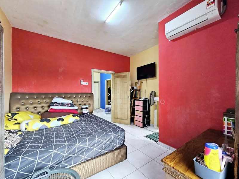 Desa Impiana untuk Untuk Dijual - RM 380,000, Apr 2026 - Bedroom - PropertyGuru.com.my