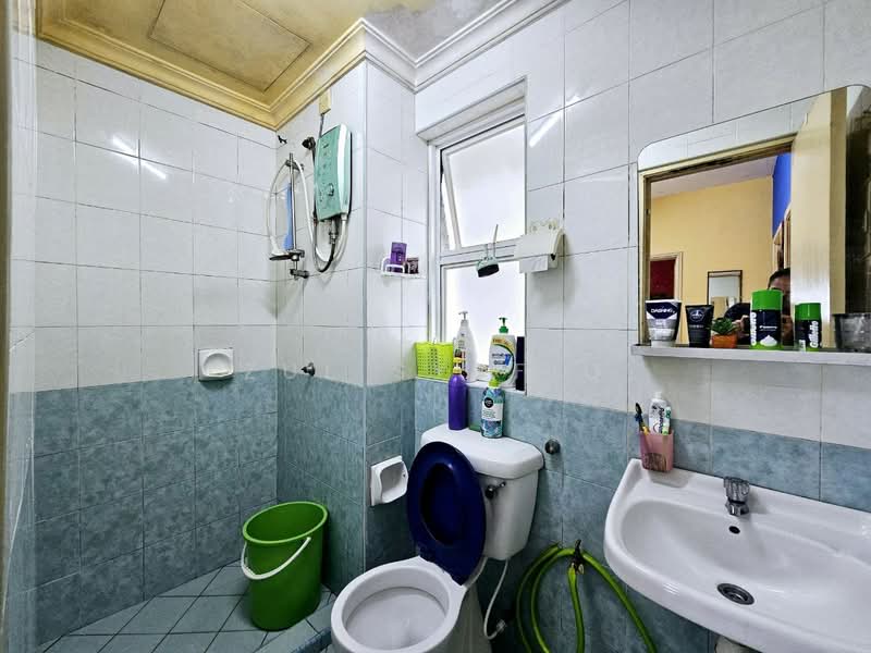 Desa Impiana untuk Untuk Dijual - RM 380,000, Apr 2026 - Bathroom - PropertyGuru.com.my