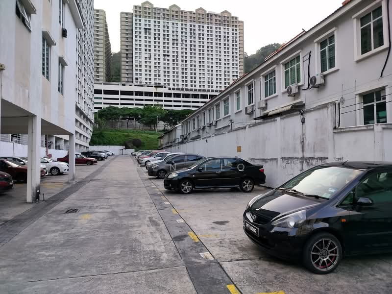 Suria Vista Apartment untuk Untuk Disewa - RM 800 /bulan, Apr 2026 - Carpark  - PropertyGuru.com.my