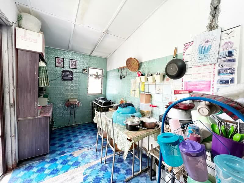 1-storey Terraced House for Sale in Jenjarom (Selangor) - Nur Adibah Ishak - Kitchen - PropertyGuru.com.my