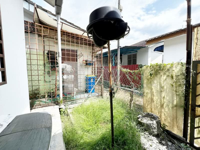 1-storey Terraced House for Sale in Jenjarom (Selangor) - Nur Adibah Ishak - Exterior - PropertyGuru.com.my