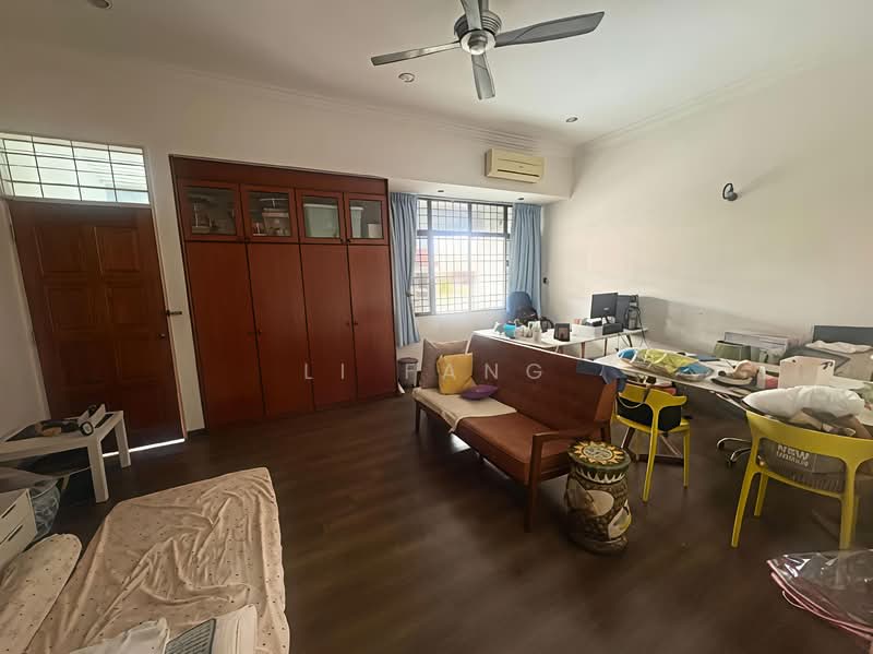2-storey Terraced House for Sale in Island Glades (Jelutong) - Li Fang - Living Room - PropertyGuru.com.my