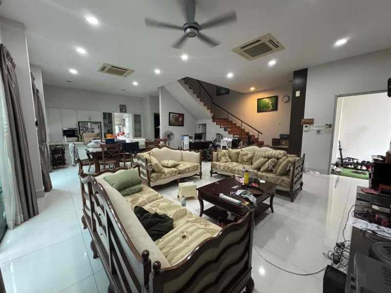 Semi-Detached House for Sale in Bandar Kinrara Seksyen 5 (Bandar Kinrara) - Chong Shun Kae - Living Room - PropertyGuru.com.my