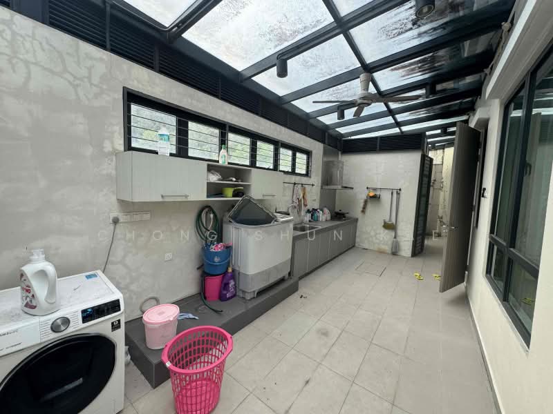 Semi-Detached House for Sale in Bandar Kinrara Seksyen 5 (Bandar Kinrara) - Chong Shun Kae - Kitchen - PropertyGuru.com.my