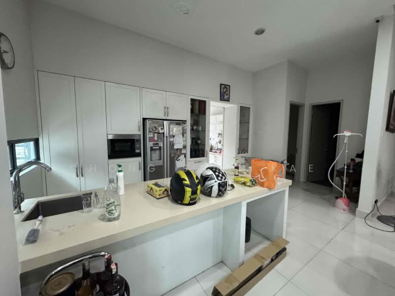 Semi-Detached House for Sale in Bandar Kinrara Seksyen 5 (Bandar Kinrara) - Chong Shun Kae - Kitchen - PropertyGuru.com.my