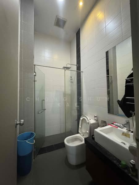 Semi-Detached House for Sale in Bandar Kinrara Seksyen 5 (Bandar Kinrara) - Chong Shun Kae - Bathroom - PropertyGuru.com.my