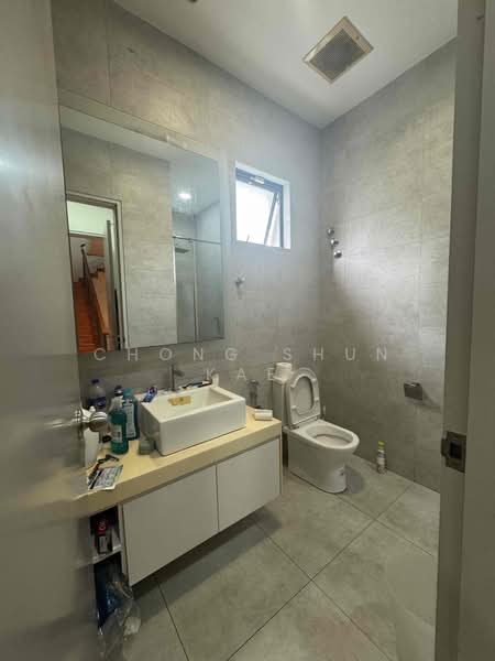 Semi-Detached House for Sale in Bandar Kinrara Seksyen 5 (Bandar Kinrara) - Chong Shun Kae - Bathroom - PropertyGuru.com.my