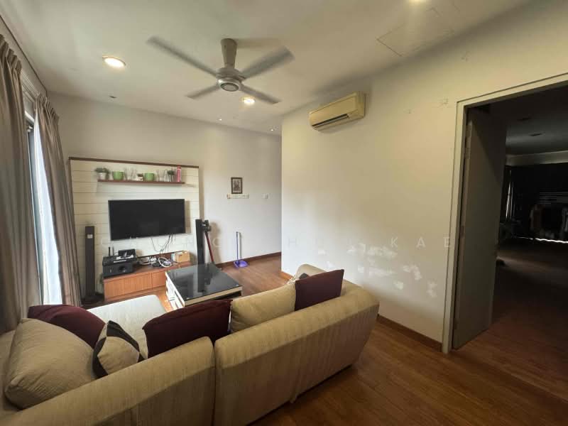 Semi-Detached House for Sale in Bandar Kinrara Seksyen 5 (Bandar Kinrara) - Chong Shun Kae - Living Room - PropertyGuru.com.my