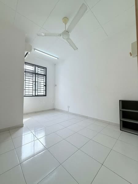 2-storey Terraced House for Sale in Nusantara Prima (Gelang Patah) - Lui Lui - Bedroom - PropertyGuru.com.my