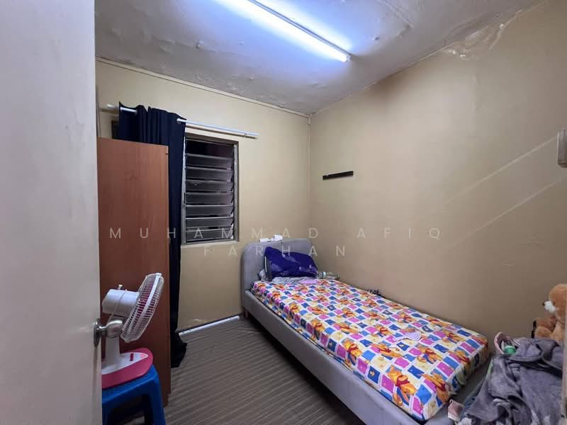 Rumah Pangsa Serantau Baru untuk Untuk Dijual - RM 265,000, Apr 2026 - Bedroom - PropertyGuru.com.my