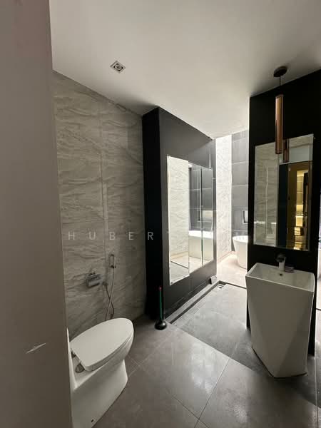 Bungalow for Sale in Damansara Perdana (Selangor) - Hubert Lim - Bathroom - PropertyGuru.com.my