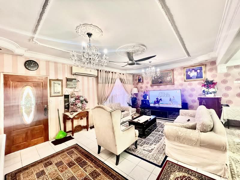 2-storey Terraced House for Sale in Bandar Damai Perdana (Cheras) - Zarema Kulbuzheva - Living Room - PropertyGuru.com.my