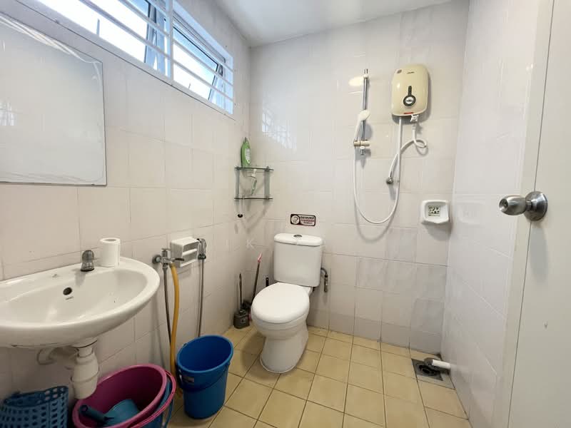 Rumah Teres 2 Tingkat untuk Dijual di Taman JP Perdana (Johor Bahru) - Yik Tat - Bathroom - PropertyGuru.com.my