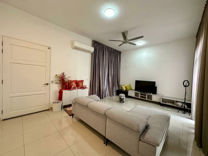 2-storey Terraced House for Rent in Bandar Puncak Alam (Puncak Alam) - Ms Teh - Living Room - PropertyGuru.com.my