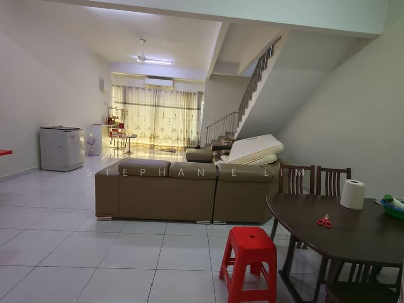2-storey Terraced House for Rent in Telok Panglima Garang (Selangor) - Stephanie Lim - Living Room - PropertyGuru.com.my