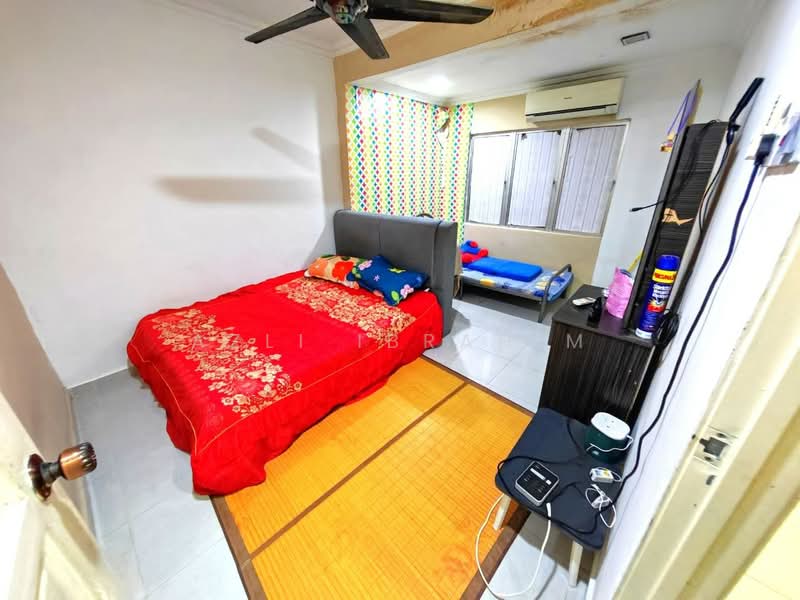 2-storey Terraced House for Sale in Taman Koperasi Cuepacs (Cheras) - Azli Ibrahim - Bedroom - PropertyGuru.com.my