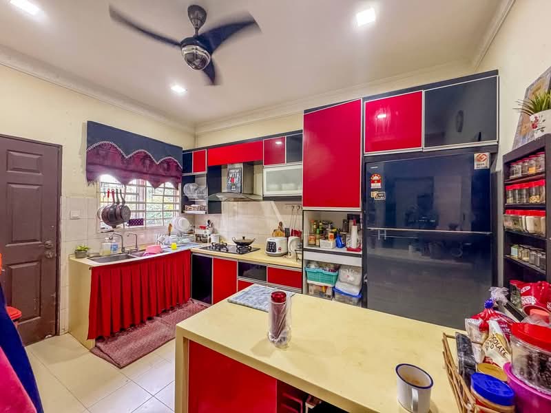 Taman Idaman Murni, Sepang untuk Untuk Dijual - RM 635,000, Apr 2026 - Kitchen - PropertyGuru.com.my