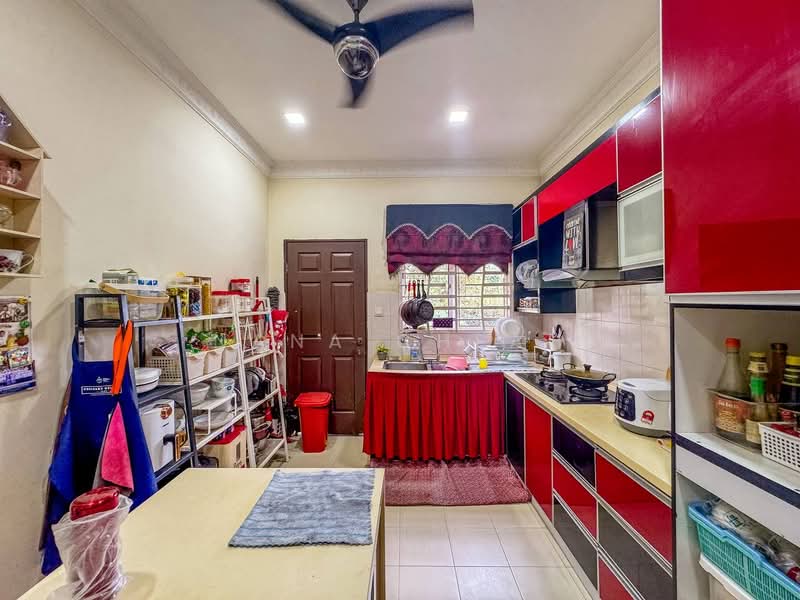 Taman Idaman Murni, Sepang untuk Untuk Dijual - RM 635,000, Apr 2026 - Kitchen - PropertyGuru.com.my