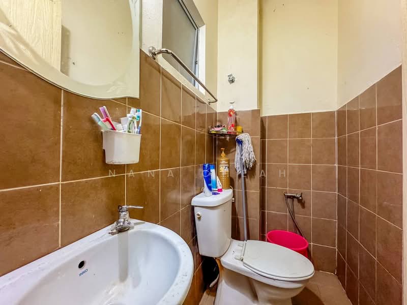 Taman Idaman Murni, Sepang untuk Untuk Dijual - RM 635,000, Apr 2026 - Bathroom - PropertyGuru.com.my