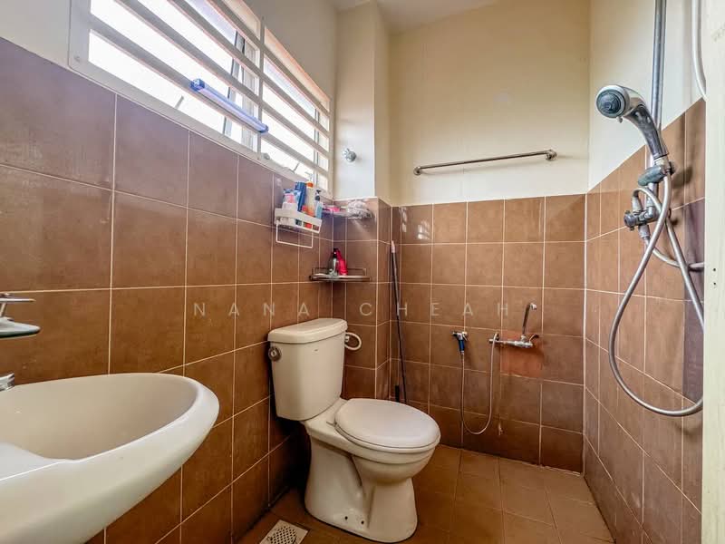 Taman Idaman Murni, Sepang untuk Untuk Dijual - RM 635,000, Apr 2026 - Bathroom - PropertyGuru.com.my