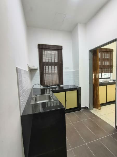 Cluster House for Sale in Skudai (Johor) - Leon Ng - Kitchen - PropertyGuru.com.my