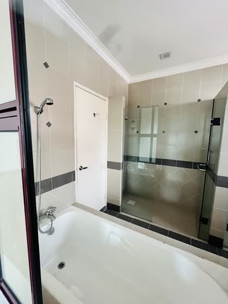 Bungalow for Sale in Pju 1a (Ara Damansara) - Jean Gan - Master Bath - PropertyGuru.com.my