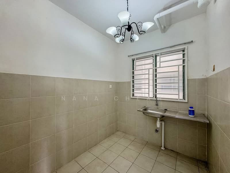 Apartment for Sale at D'Kristal - Nana Cheah - Kitchen - PropertyGuru.com.my