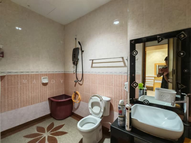 Permas Jaya Double Storey untuk Untuk Disewa - RM 3,200 /bulan, Apr 2026 - Bathroom - PropertyGuru.com.my