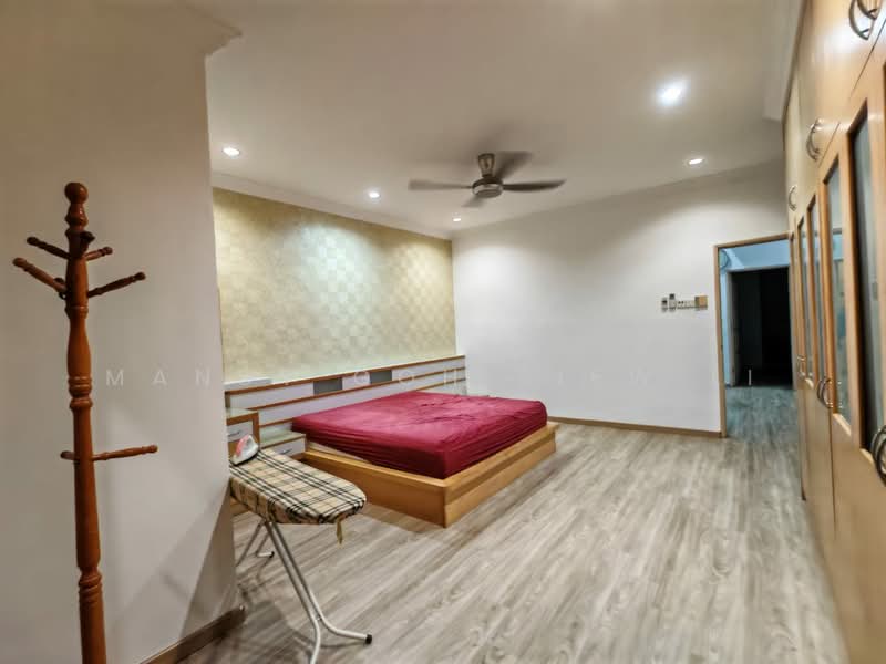 Permas Jaya Double Storey untuk Untuk Disewa - RM 3,200 /bulan, Apr 2026 - Bedroom - PropertyGuru.com.my