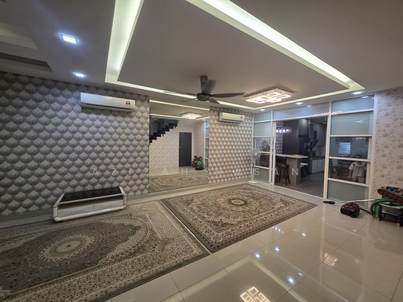 3-storey Terraced House for Sale in Kajang (Selangor) - Azizah Hasan - Living Room - PropertyGuru.com.my
