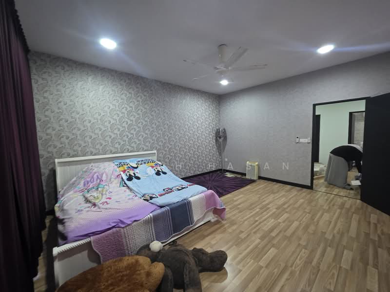 3-storey Terraced House for Sale in Kajang (Selangor) - Azizah Hasan - Bedroom - PropertyGuru.com.my
