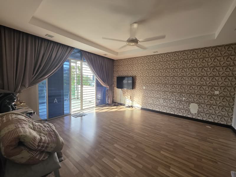 3-storey Terraced House for Sale in Kajang (Selangor) - Azizah Hasan - Living Room - PropertyGuru.com.my