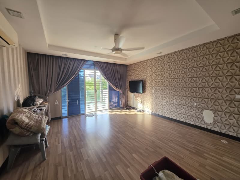3-storey Terraced House for Sale in Kajang (Selangor) - Azizah Hasan - Living Room - PropertyGuru.com.my
