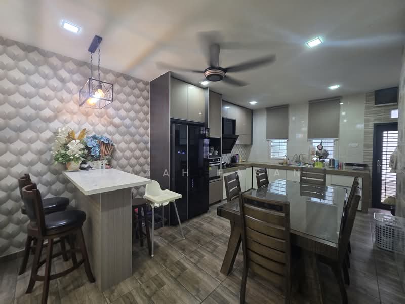 3-storey Terraced House for Sale in Kajang (Selangor) - Azizah Hasan - Kitchen - PropertyGuru.com.my