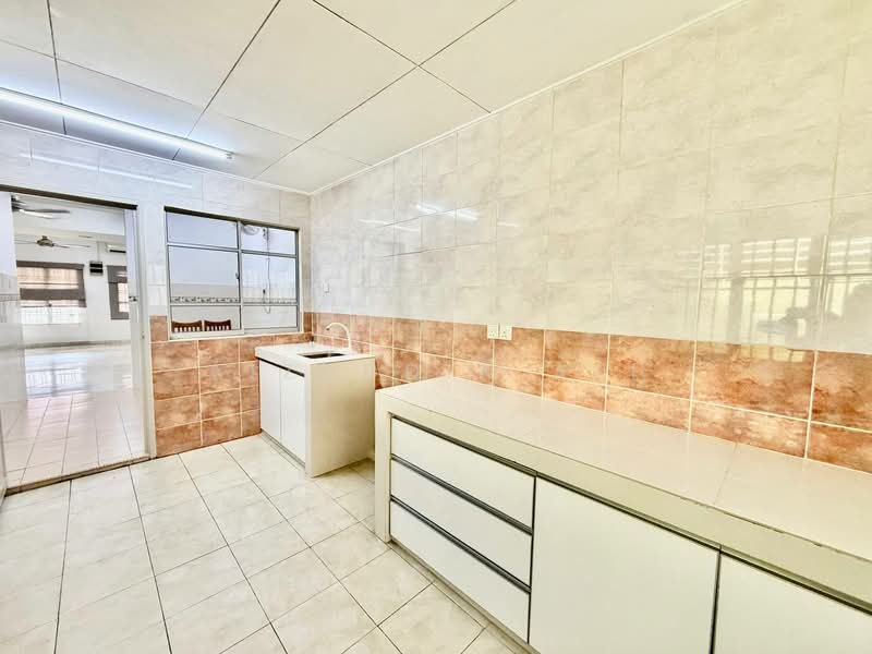 Rumah Teres 2 Tingkat untuk Dijual di Putra Heights (Subang Jaya) - Aizuddin Ali - Kitchen - PropertyGuru.com.my