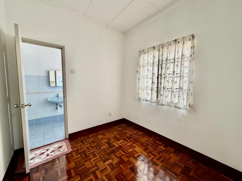 Rumah Teres 2 Tingkat untuk Dijual di Putra Heights (Subang Jaya) - Aizuddin Ali - Bedroom - PropertyGuru.com.my