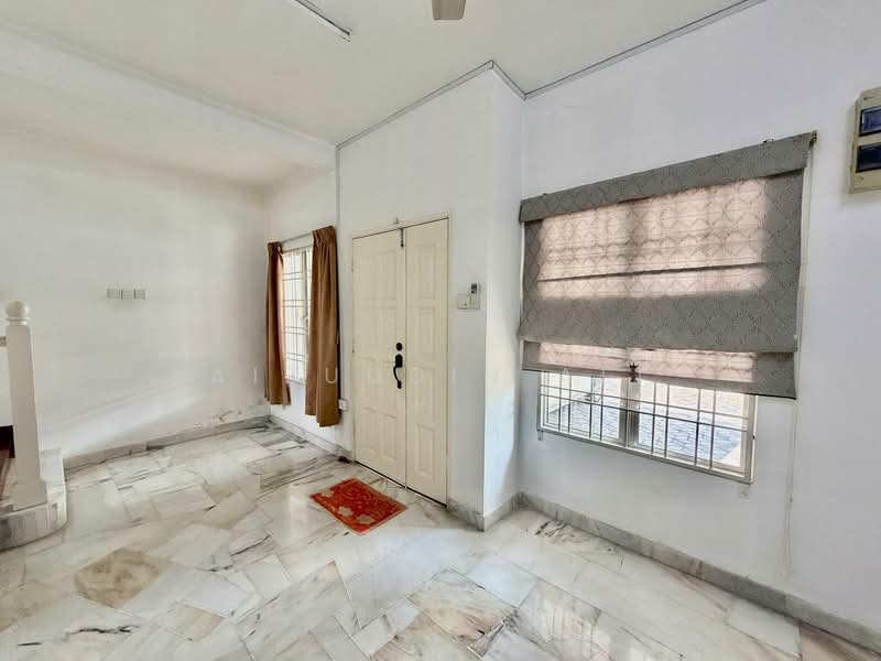 Rumah Teres 2 Tingkat untuk Dijual di Putra Heights (Subang Jaya) - Aizuddin Ali - Entrance - PropertyGuru.com.my