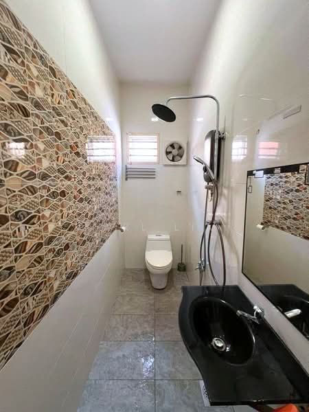 Taman Gaya untuk Untuk Dijual - RM 750,000, Apr 2026 - Bathroom - PropertyGuru.com.my