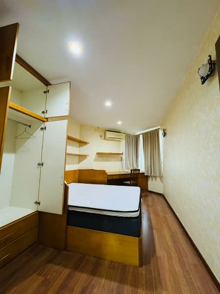 For Sale - Marina Bay Condominium