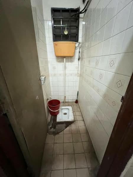 Kilang untuk Dijual di Kawasan Perindustrian Mount Austin (Tebrau) - Andy Lee - Bathroom - PropertyGuru.com.my